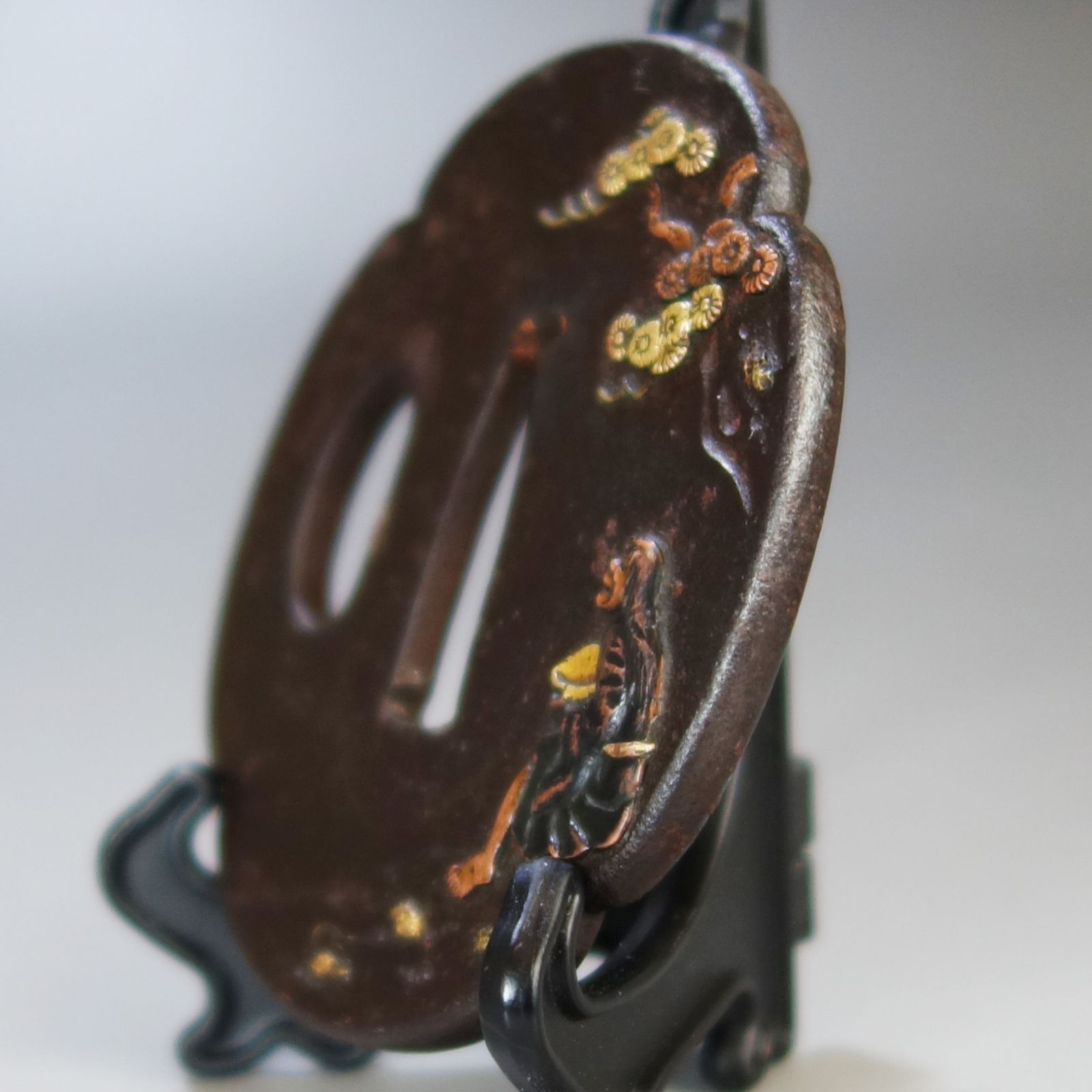 【賢人松下談義図鍔 銀銅象嵌】 鍔 鐔 鉄地 刀装具 日本刀 武具 江戸 骨董 賢人松下談義図鍔 銀銅象嵌】 鍔 鐔 鉄地 刀装具 日本刀 武具 江戸