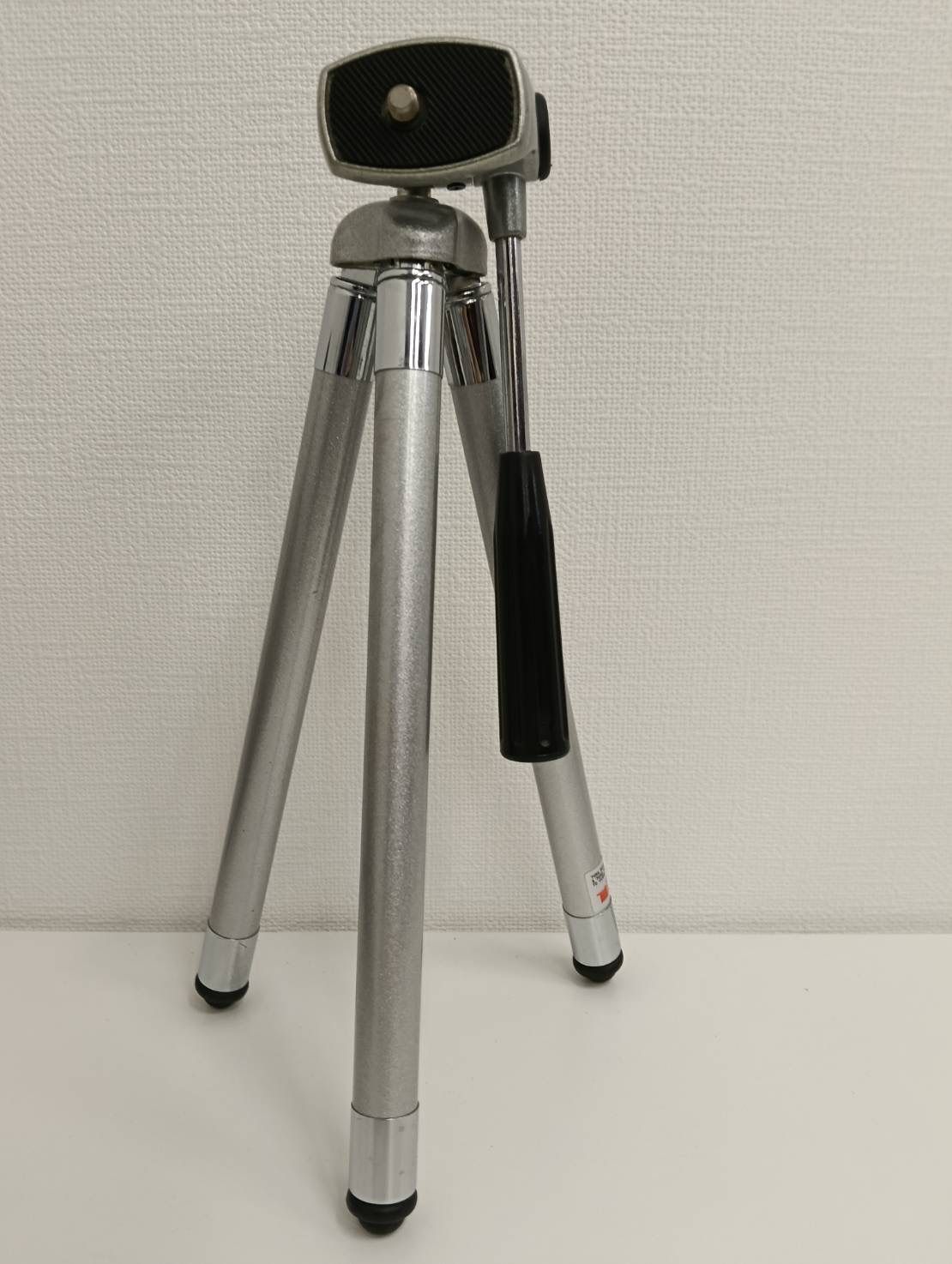 中古品】 伸縮式 カメラ三脚 コンパクト 撮影機材 カメラアクセサリー