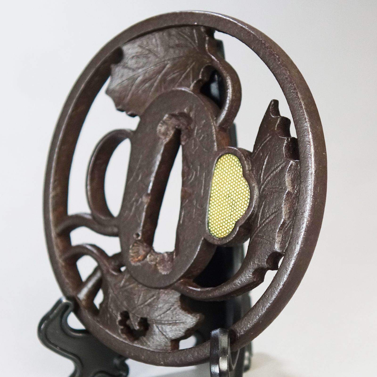 B-47 鍔　在銘　鉄製　武具　刀装具　日本刀　骨董品　時代物　美術品　工芸品 B-47 鍔 在銘 鉄製 武具 刀装具 日本刀 骨董品 時代物 美術品