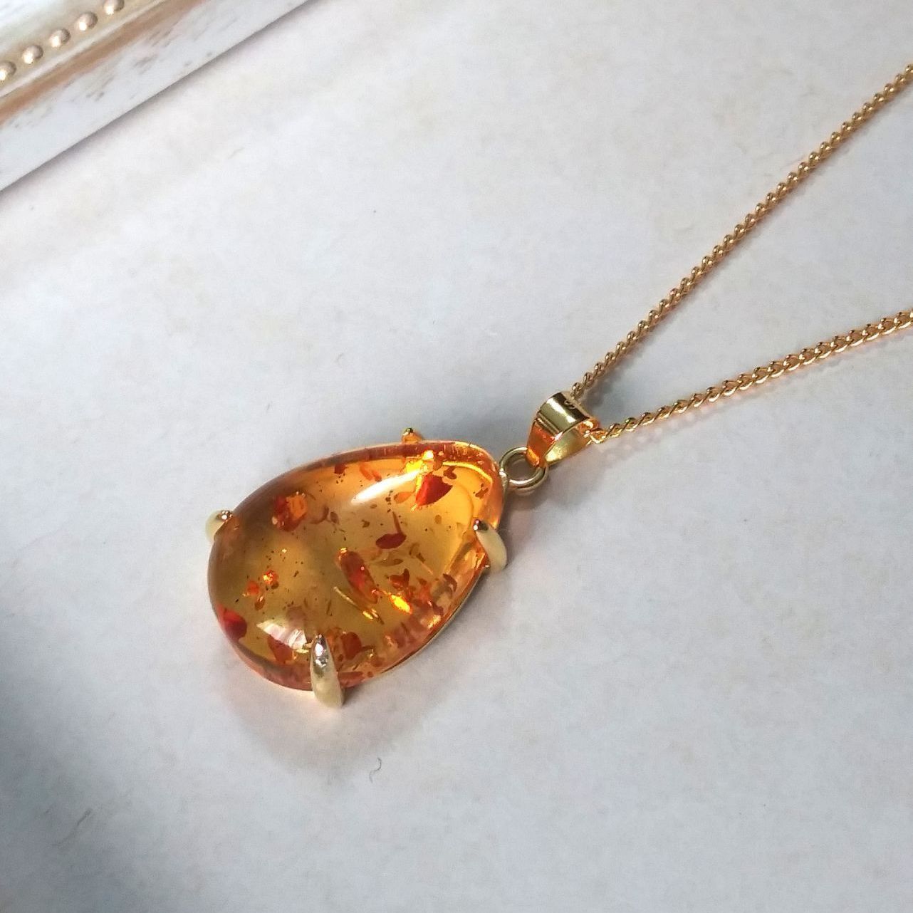 天然琥珀(バルティクアンバー) SILVER925製(18KGP仕上げ)バチカン日本