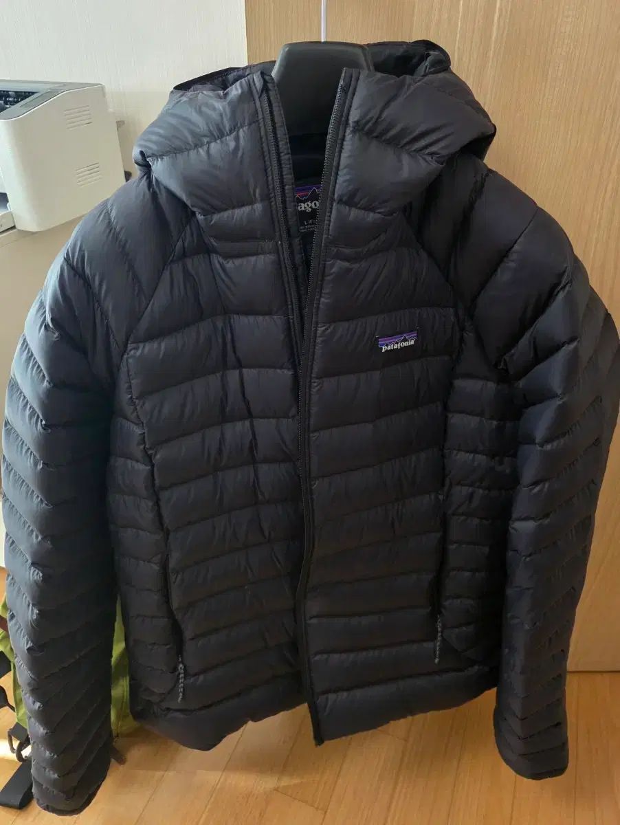 パタゴニア レディース ダウンセーターフーディ Lサイズ