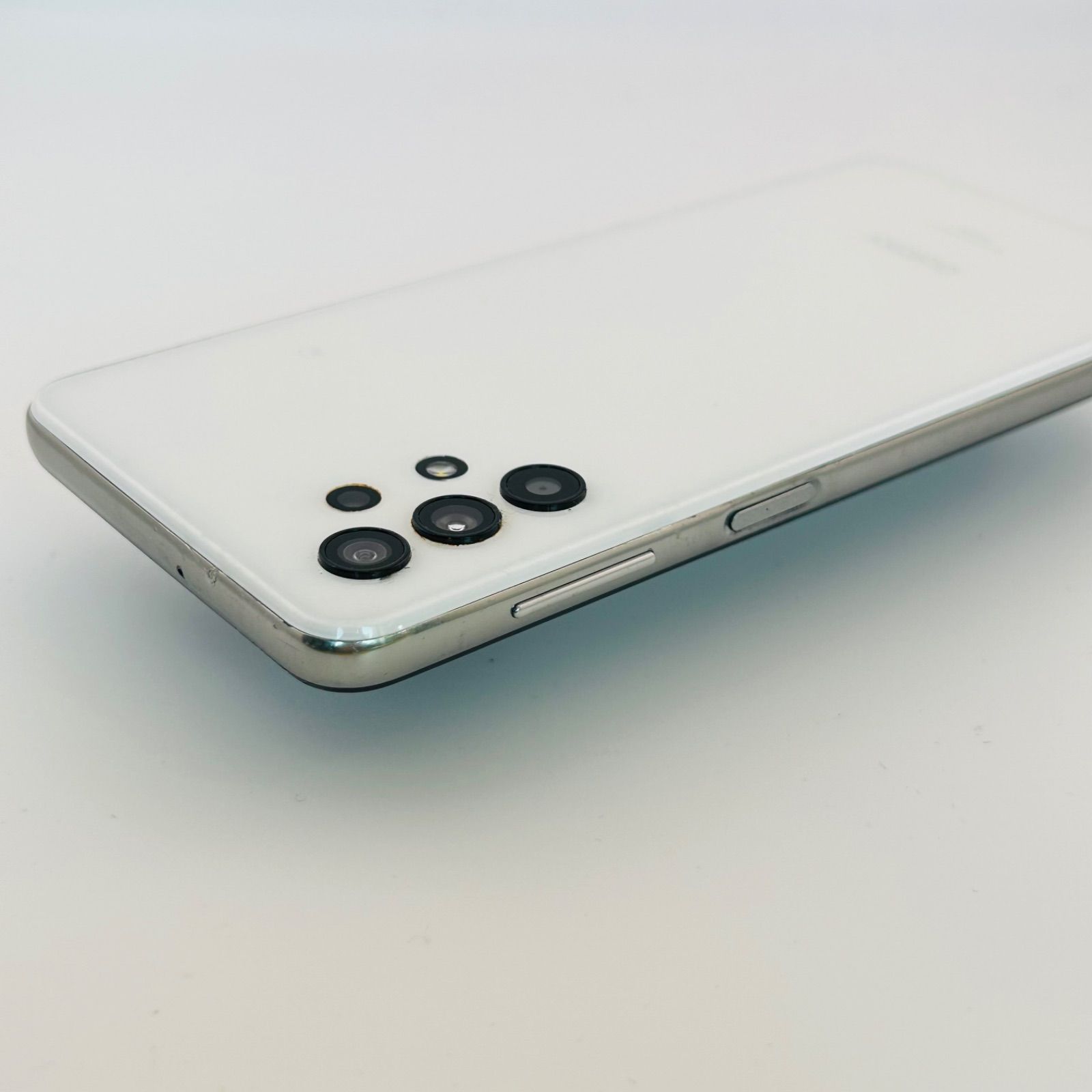 バッテリー良好 Galaxy A32 5G SCG08 64GB オーサムホワイト SIMフリー