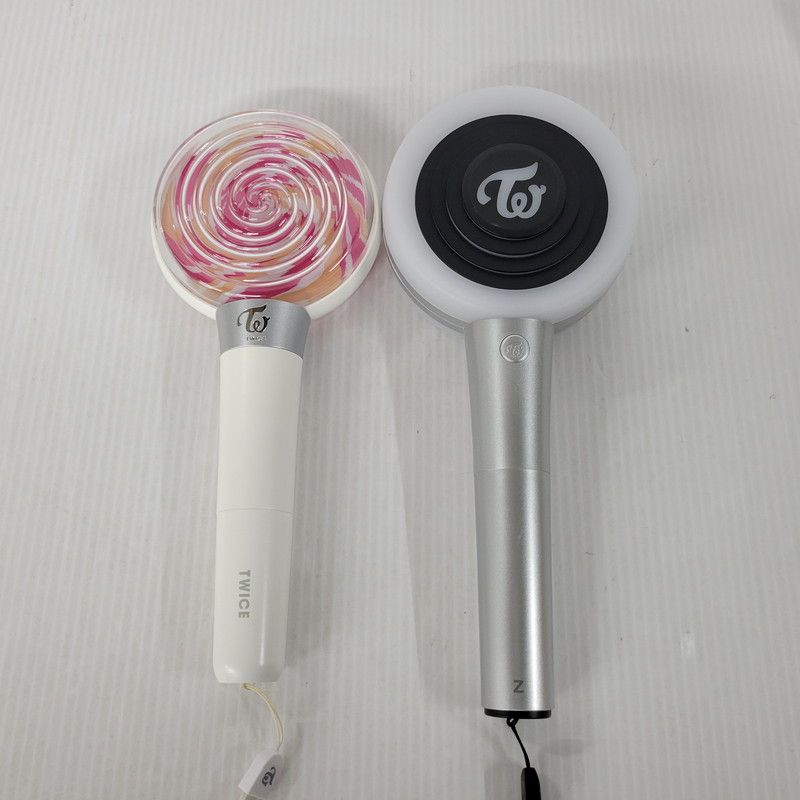 中古品】 TWICE ペンライト 初代・CANDYBONG Z 2本セット 【084