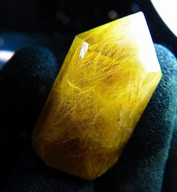 ☆天然タイチンルチルクォーツ 太金針水晶 太陽放射ルチル レア 天然石