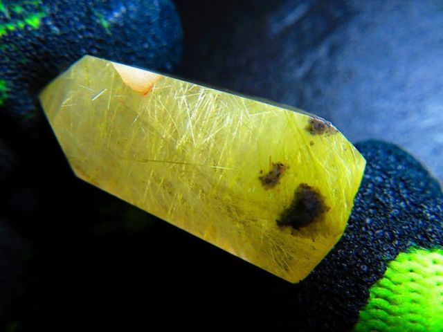 ☆天然タイチンルチルクォーツ 太金針水晶 太陽放射ルチル レア 天然石