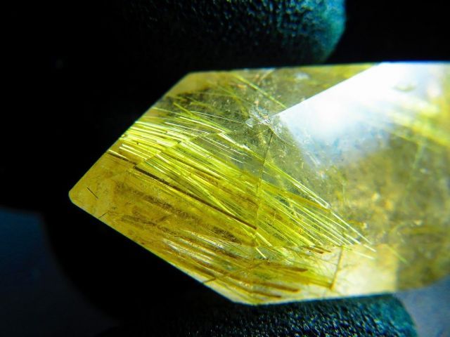 ☆天然タイチンルチルクォーツ 太金針水晶 太陽放射ルチル レア 天然石