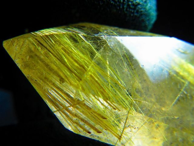 ☆天然タイチンルチルクォーツ 太金針水晶 太陽放射ルチル レア 天然石