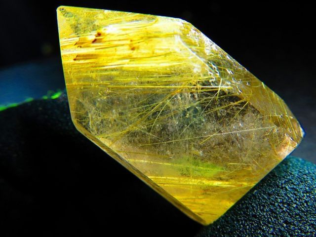 ☆天然タイチンルチルクォーツ 太金針水晶 太陽放射ルチル レア 天然石