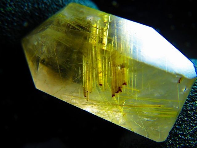 ☆天然タイチンルチルクォーツ 太金針水晶 太陽放射ルチル レア 天然石