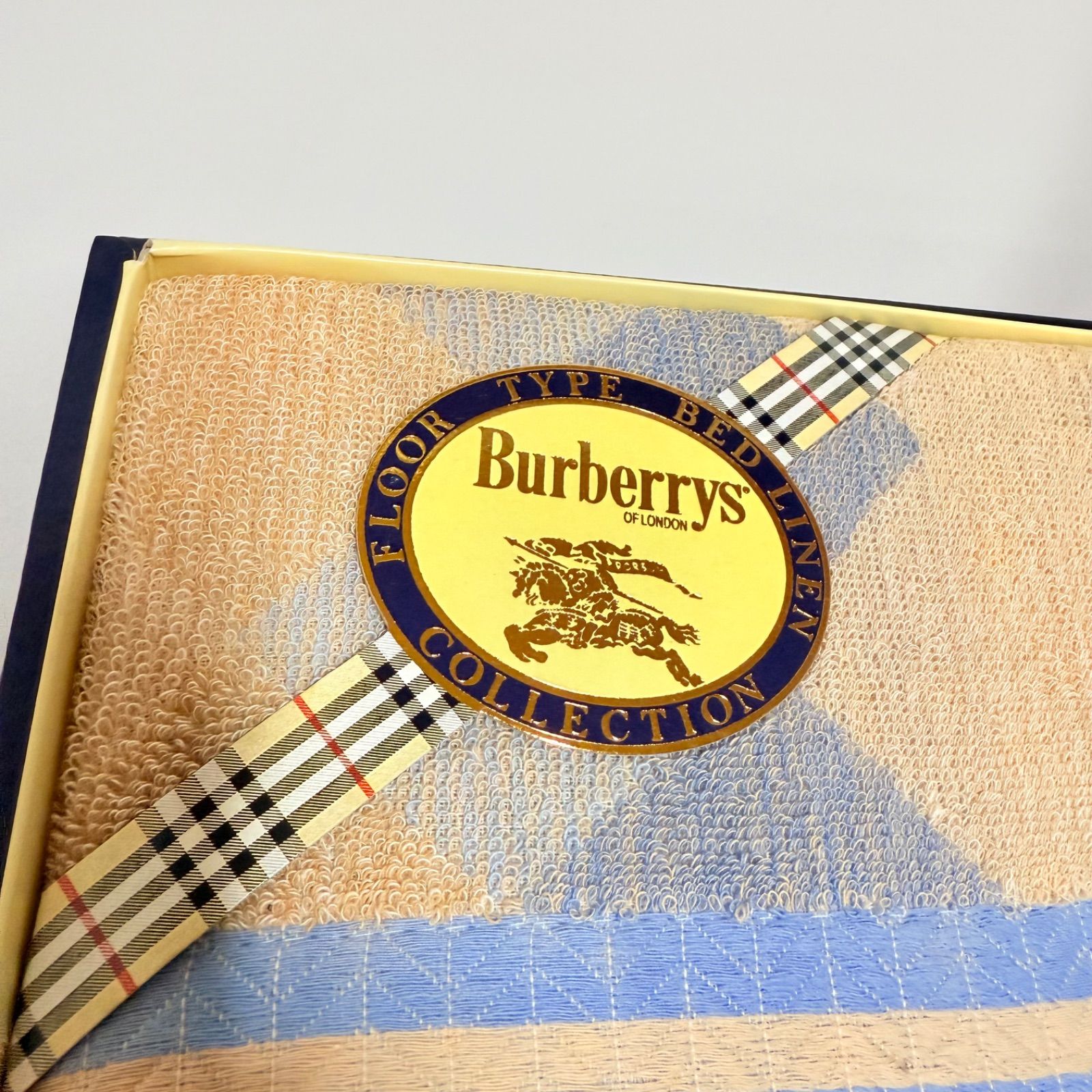 新品•未使用品】Burberry タオルケット 新品未使用 箱付き BB408 140