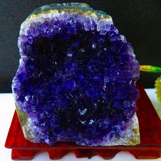 ウルグアイ産☆ 天然水晶☆絶品超濃い濃い超美しい☆アメジスト