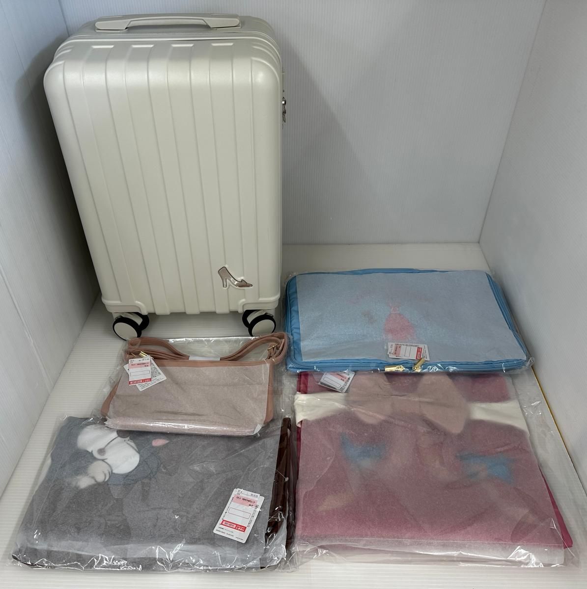 まとめ品】ディズニー キャリーケース 他まとめ シンデレラ ハッピー