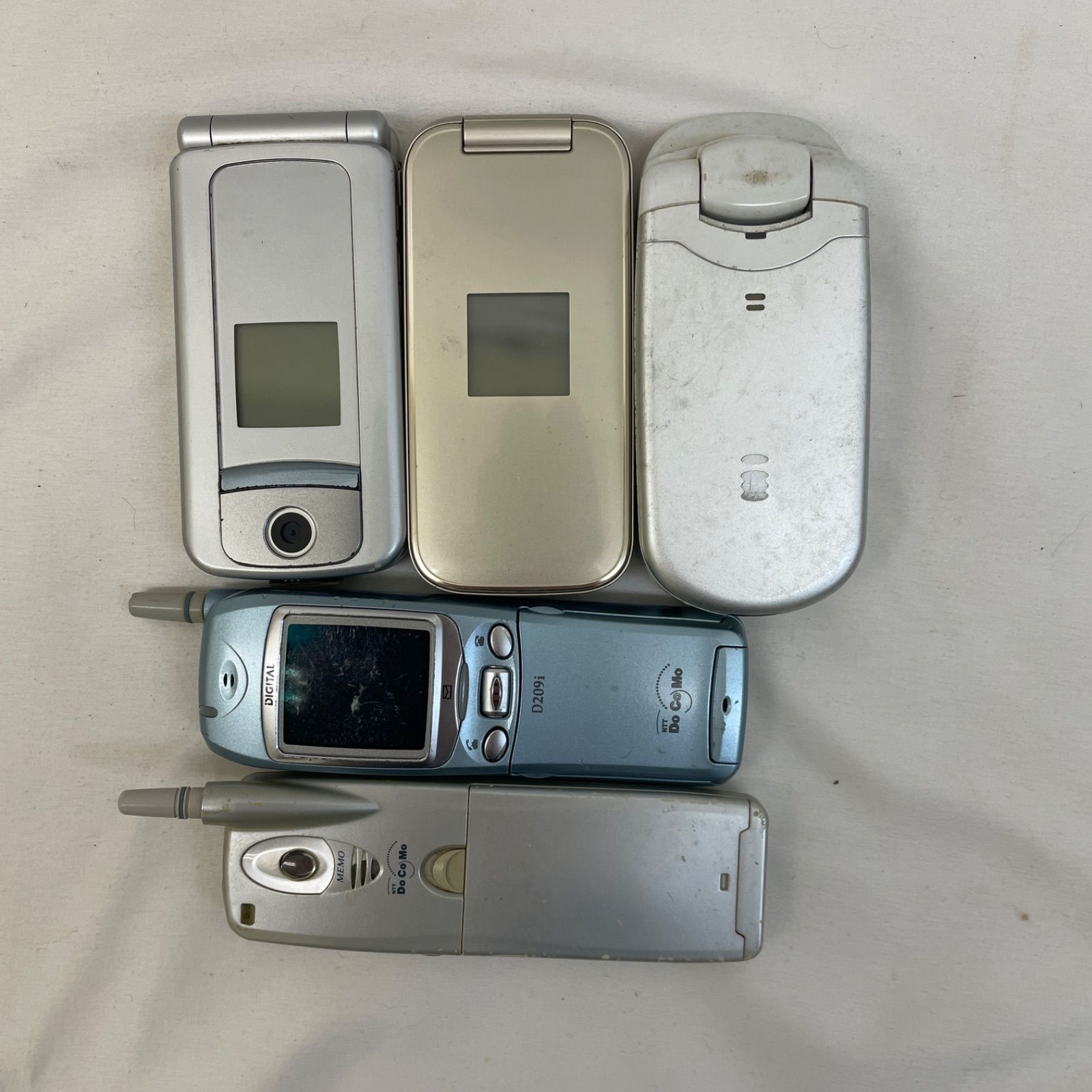 K【ジャンク】ガラケー5点セット まとめ売り シルバー系 - メルカリ