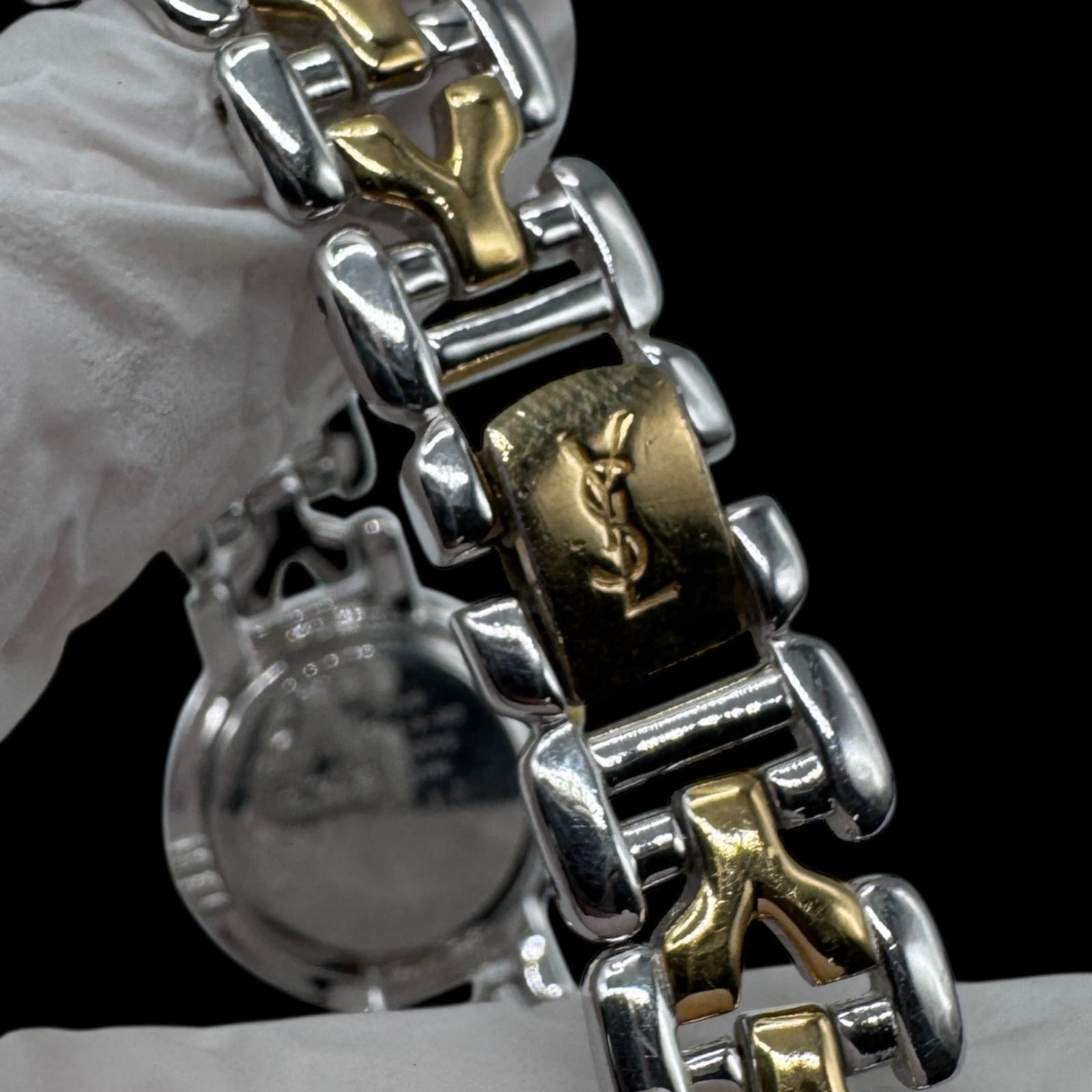 新品電池稼働 箱付き YVES SAINT LAURENT イヴサンローラン Yベルト