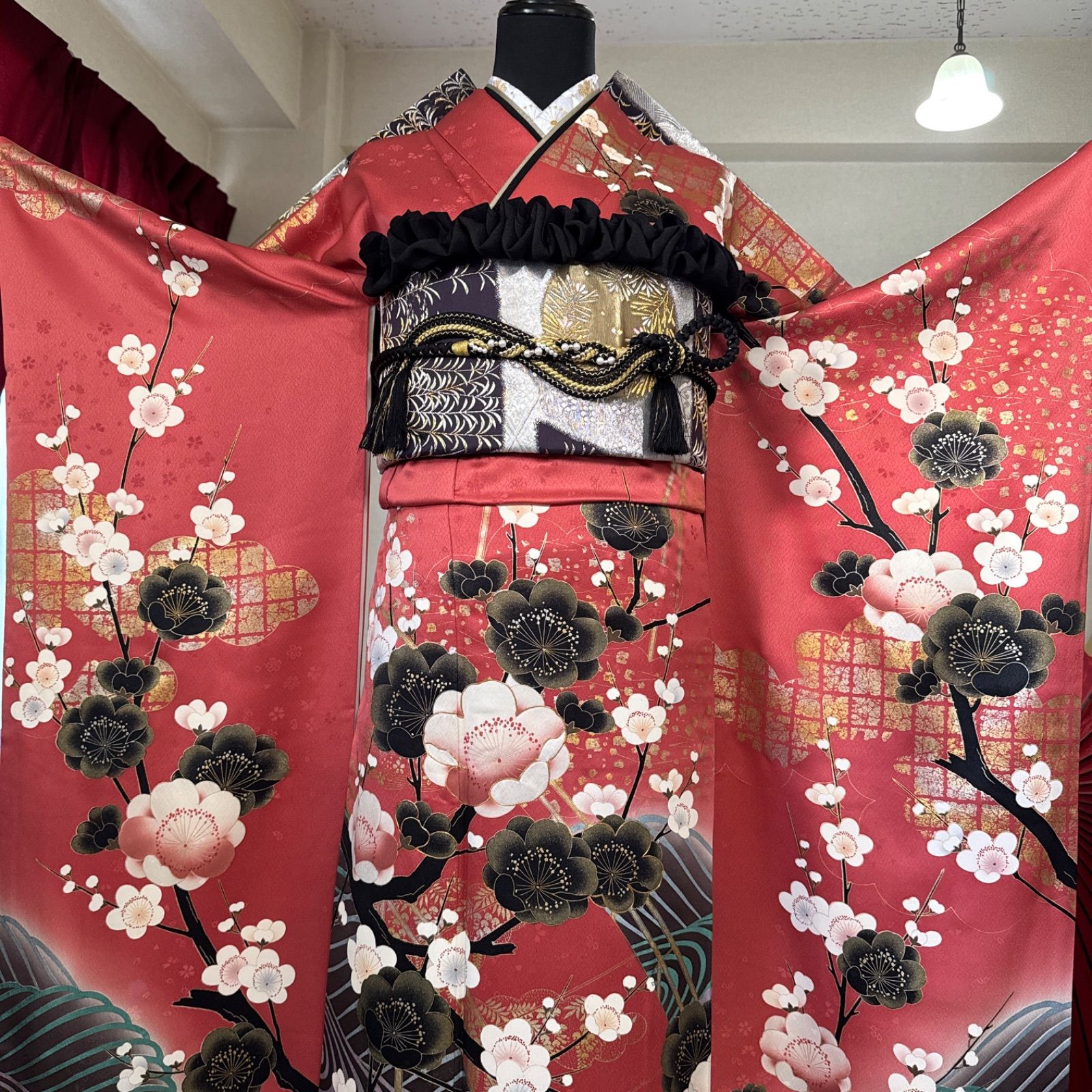 豪華振袖セット(4点)・袋帯・半衿・帯揚げ・古典柄・駒刺繍・刺繍