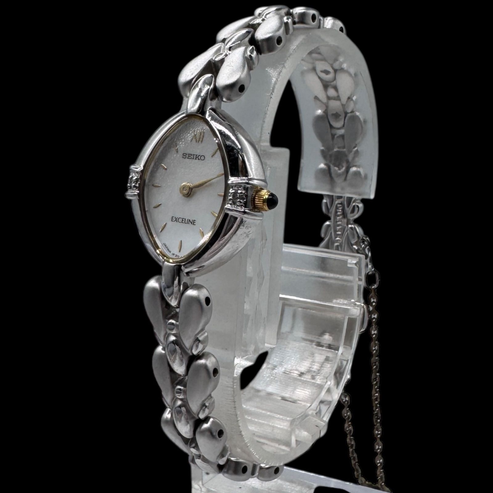 稼動品 ✨SEIKO EXCELINE オーバル シェル文字盤 レディース腕時計 稼動品 ✨SEIKO EXCELINE オーバル シェル文字盤 レディース腕時計