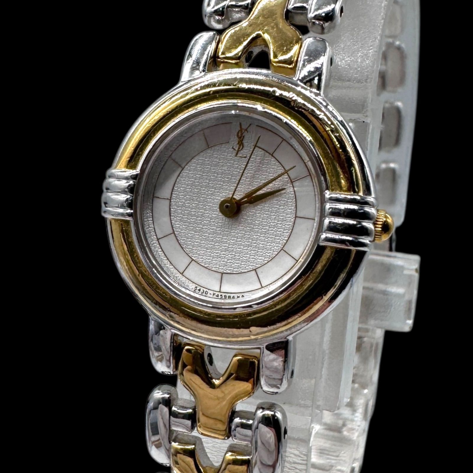 新品電池稼働 箱付き YVES SAINT LAURENT イヴサンローラン Yベルト