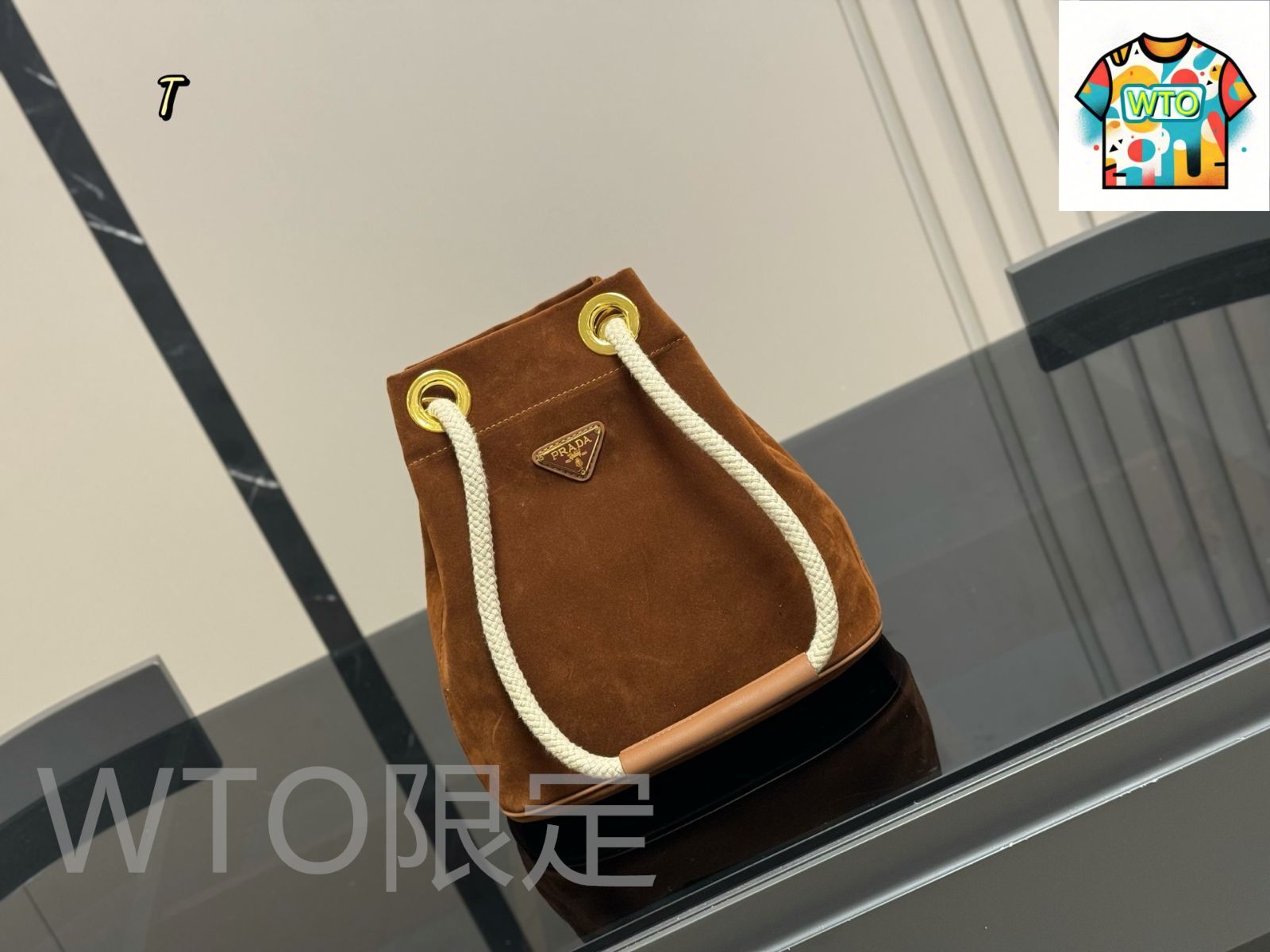 今日特価】Prada プラダ ナイロン バケットバッグ シリーズ 未来的な