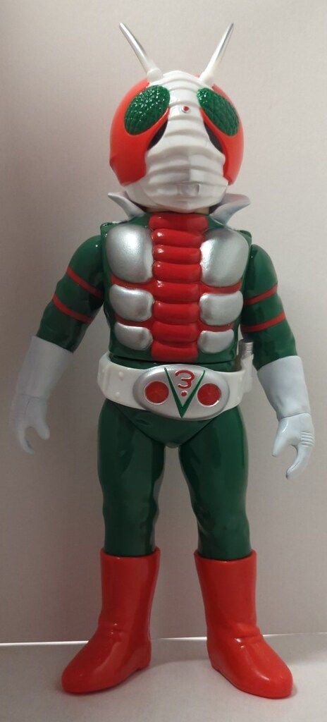 ★メディコムトイ　東映レトロソフビ　仮面ライダーV3（ビニールマフラー版）新品★ Amazon.co.jp: 東映レトロソフビコレクション 仮面ライダーV3
