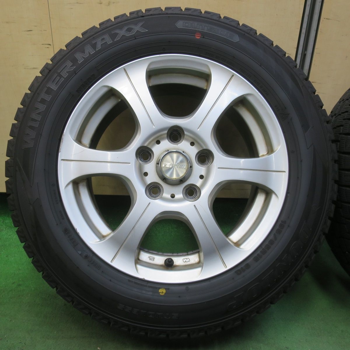 バリ溝！23年！9.5分☆スタッドレス 195/65R15 ダンロップ ウインター