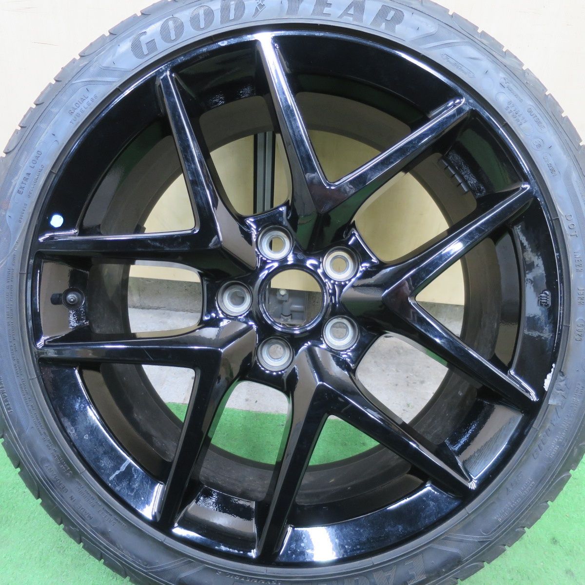 社外 VENERDi 18インチ 7J +50 225/40R18 GRENLANDER L-ZEAL56 4本 売 