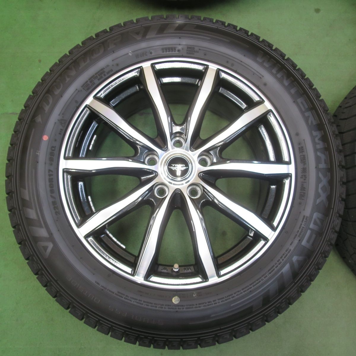 バリ溝！22年！キレイ！9.5分☆スタッドレス 225/60R17 ダンロップ