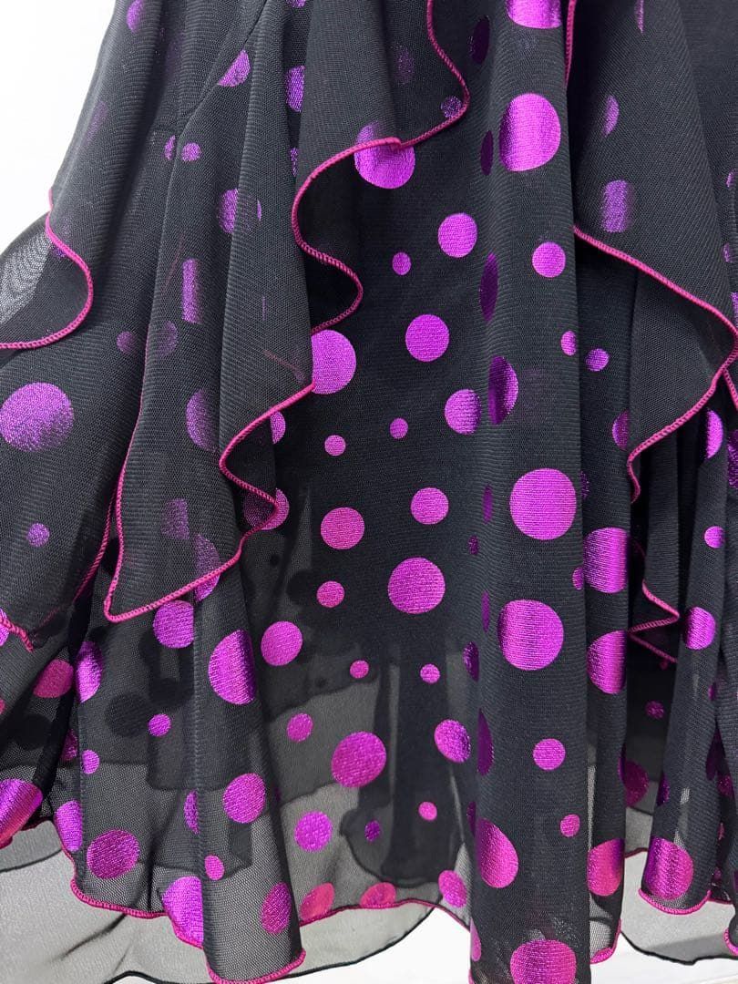 大人カワイイ】新品 ピンクの水玉 社交ダンス用フリルスカート 黒m253