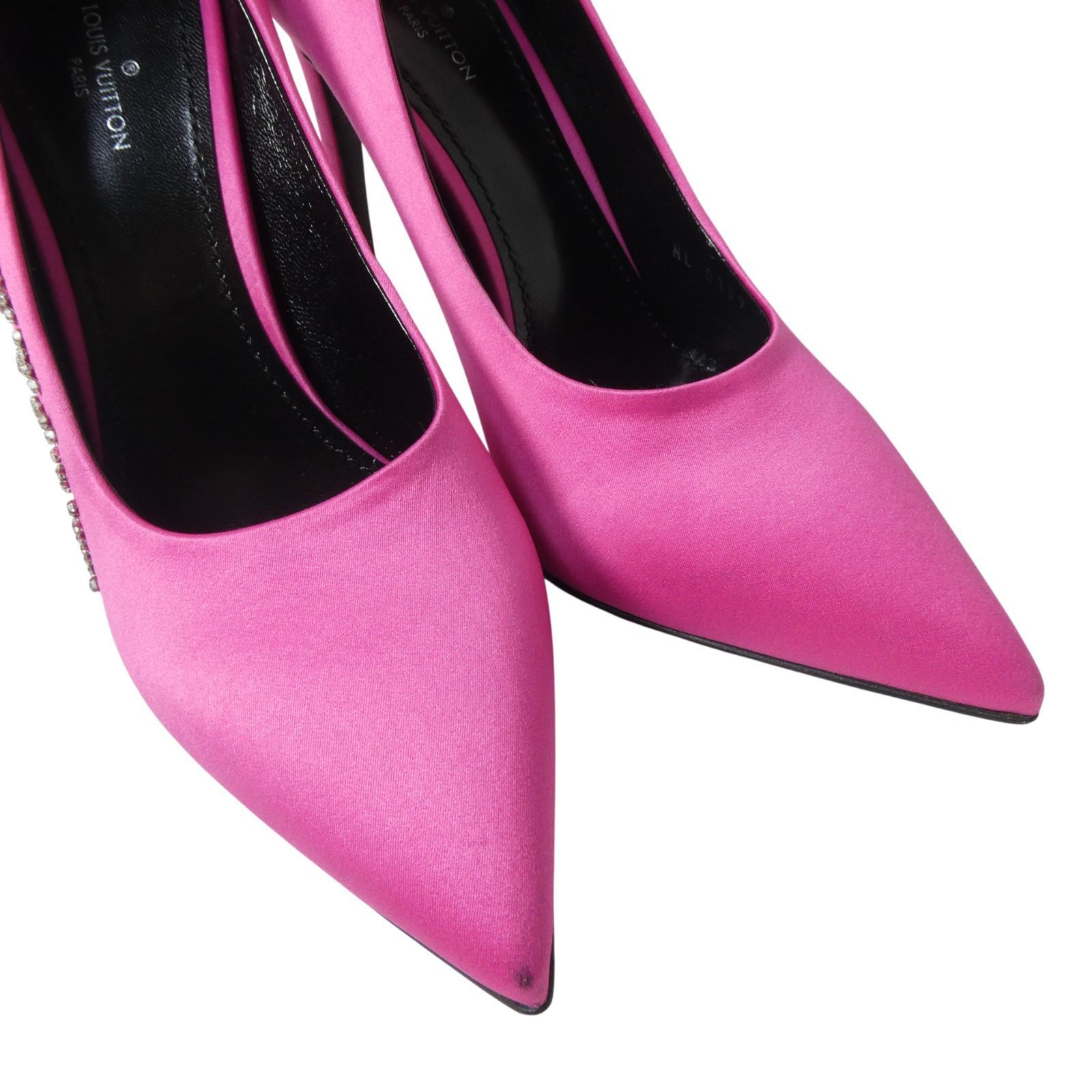 ルイヴィトンVUITTONピンクサテンハイヒール・パンプス LOUIS VUITTON ルイヴィトン ロゴ ラインストーン ビジュー サテン