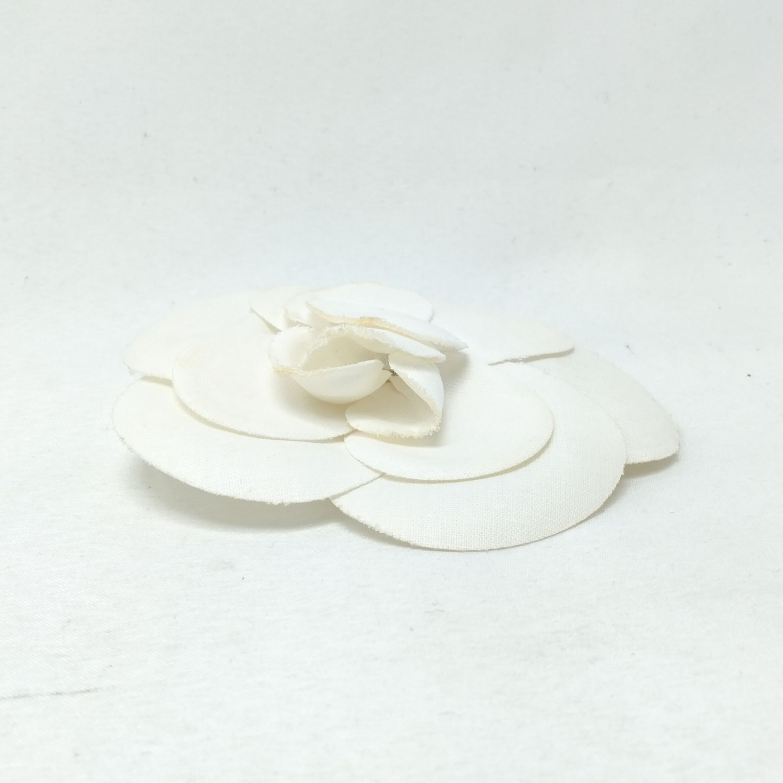 ✨CHANEL✨シャネル カメリア フラワー ブローチ ホワイト - メルカリ