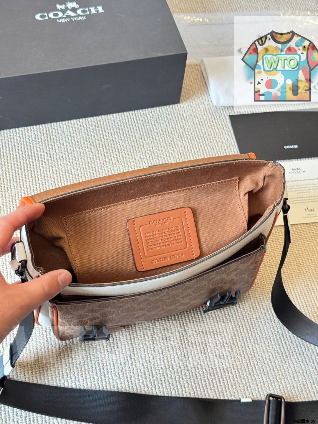 シーゲル、COACH ホワイト/グレー/オレンジ希少品です。 今日特価】Coach コーチ レーサークロスボディ新作 スモークグレーで