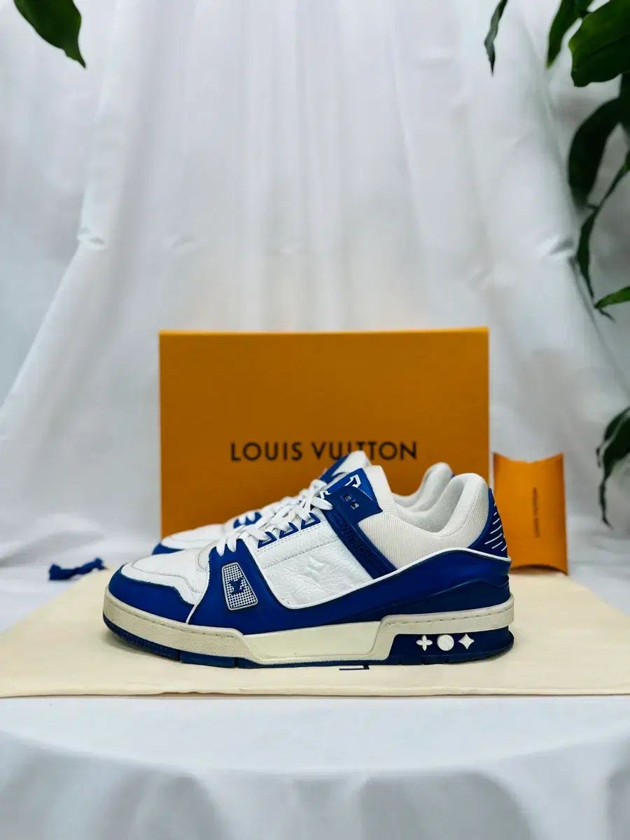 【kkk】ルイヴィトン　スニーカー　LVトレーナー　9サイズ フルセット 9 5 サイズ Louis Vuitton ルイヴィトン LV トレーナー