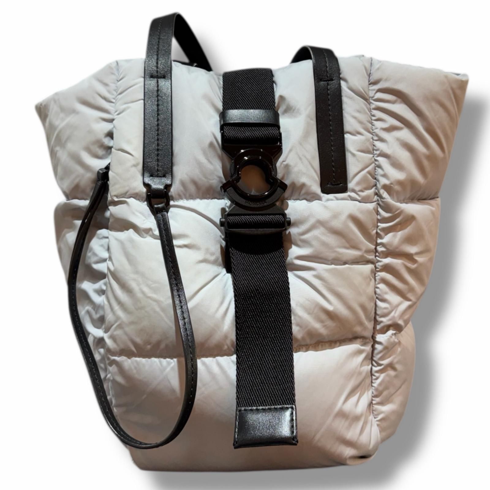 タイムセールMONCLERグレー キルティング トートバッグ MONCLER XANDER Quilted Small Tote Bag サンダーダウントートバッグ