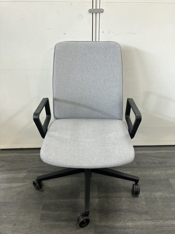 固定肘付ファブレチェア