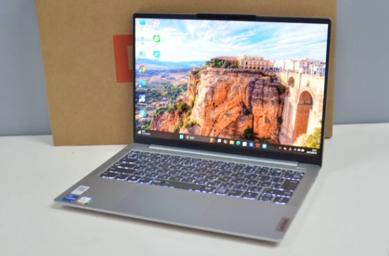 中古良品ノートパソコン LENOVO IdeaPad Slim 5 14IRL8 Windows11 core i5-13500H/メモリ16GB/SSD512GB/14インチ/無線/webカメラ搭載 中古良品ノートパソコン LENOVO IdeaPad Slim 5 14IRL8 Windows11 core