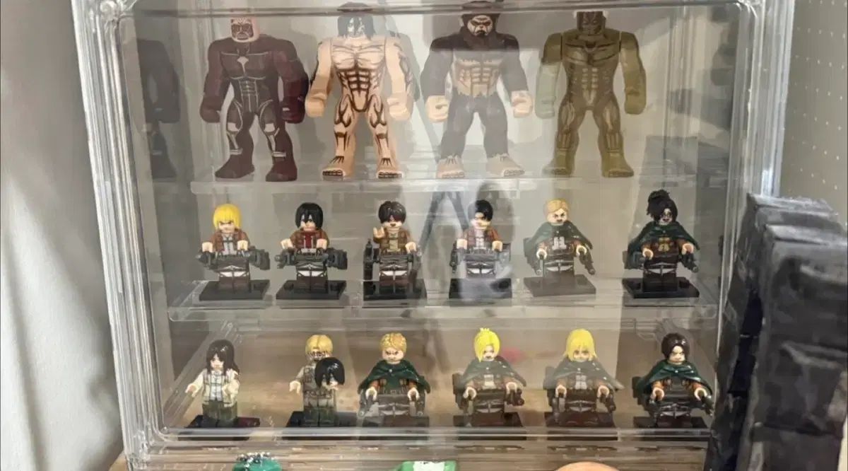 進撃の巨人 LEGO フィギュア セット
