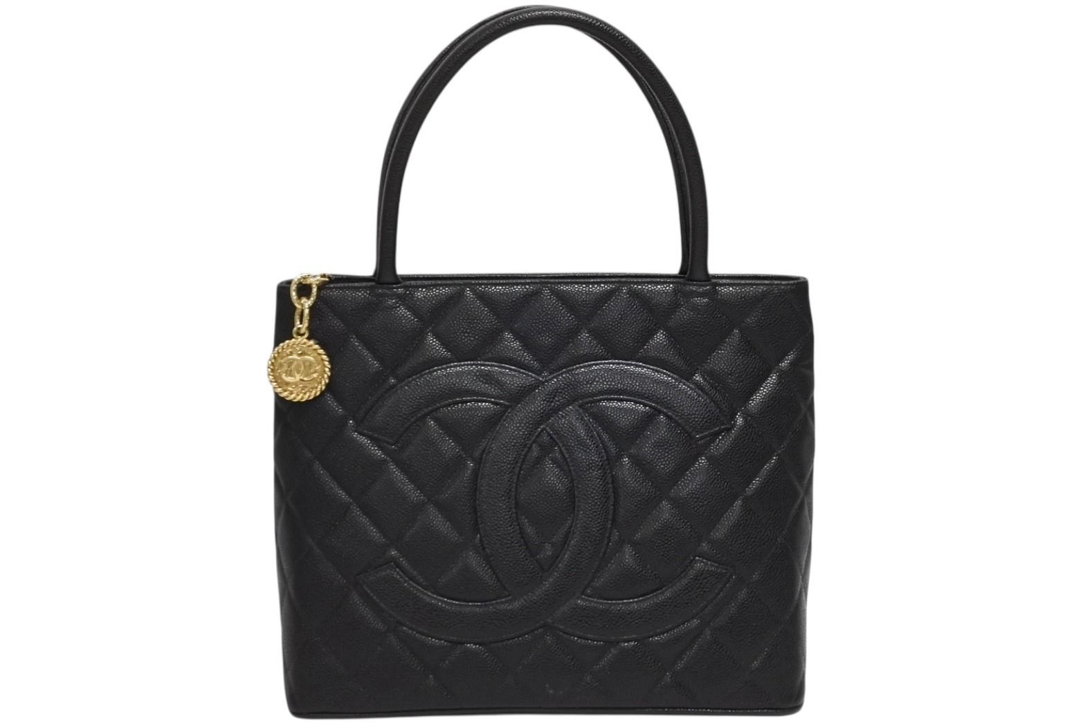 CHANEL 復刻　トート　ハンドバック　ココマーク　ブラック　ゴールド金具 極美品 CHANEL シャネル 復刻トート トートバッグ A01804 8番台 ココ