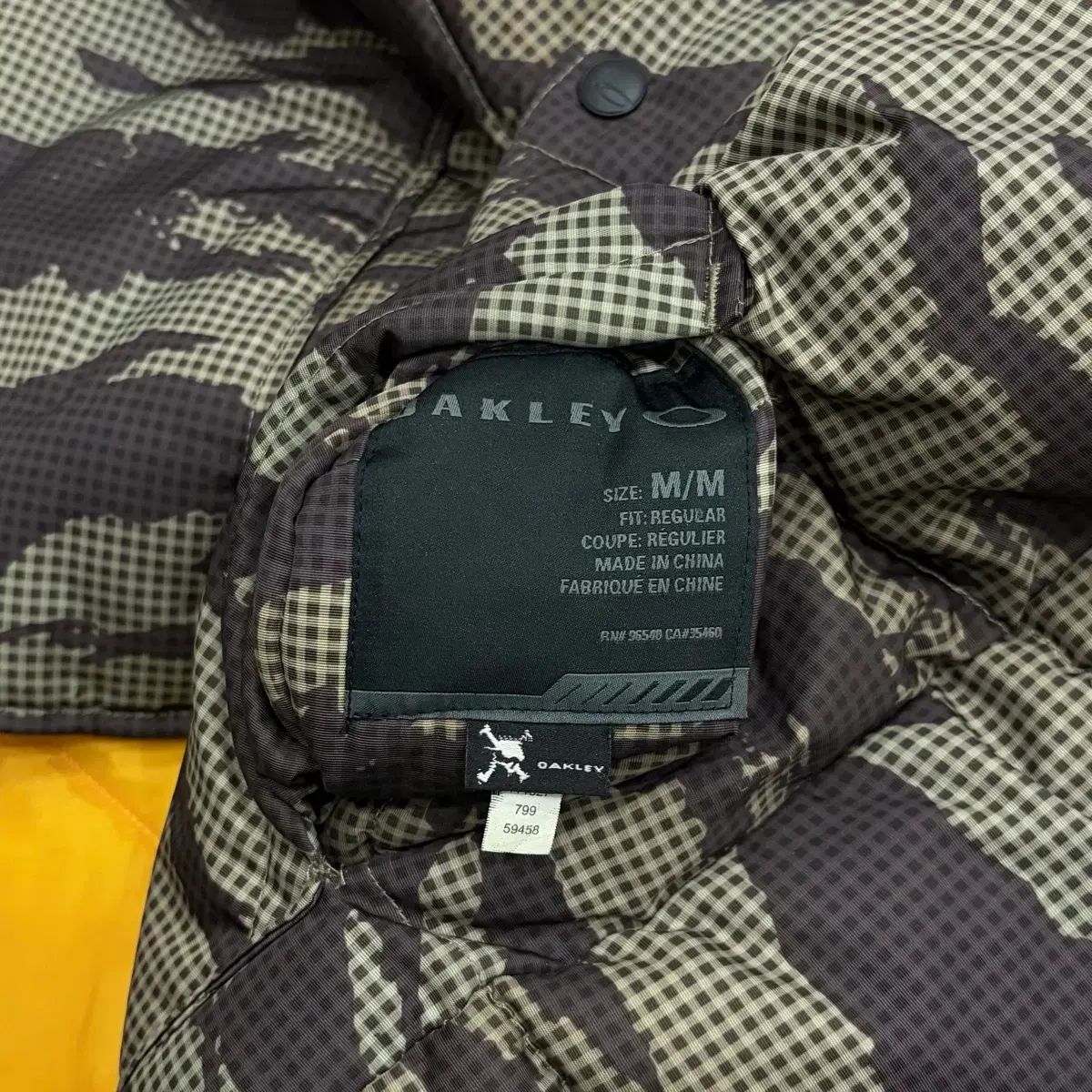 Oakley カモフラージュ ダウンベスト OAKLEY カモフラ柄 総柄 ダウンベスト メンズL OAKLEY（オークリー）の