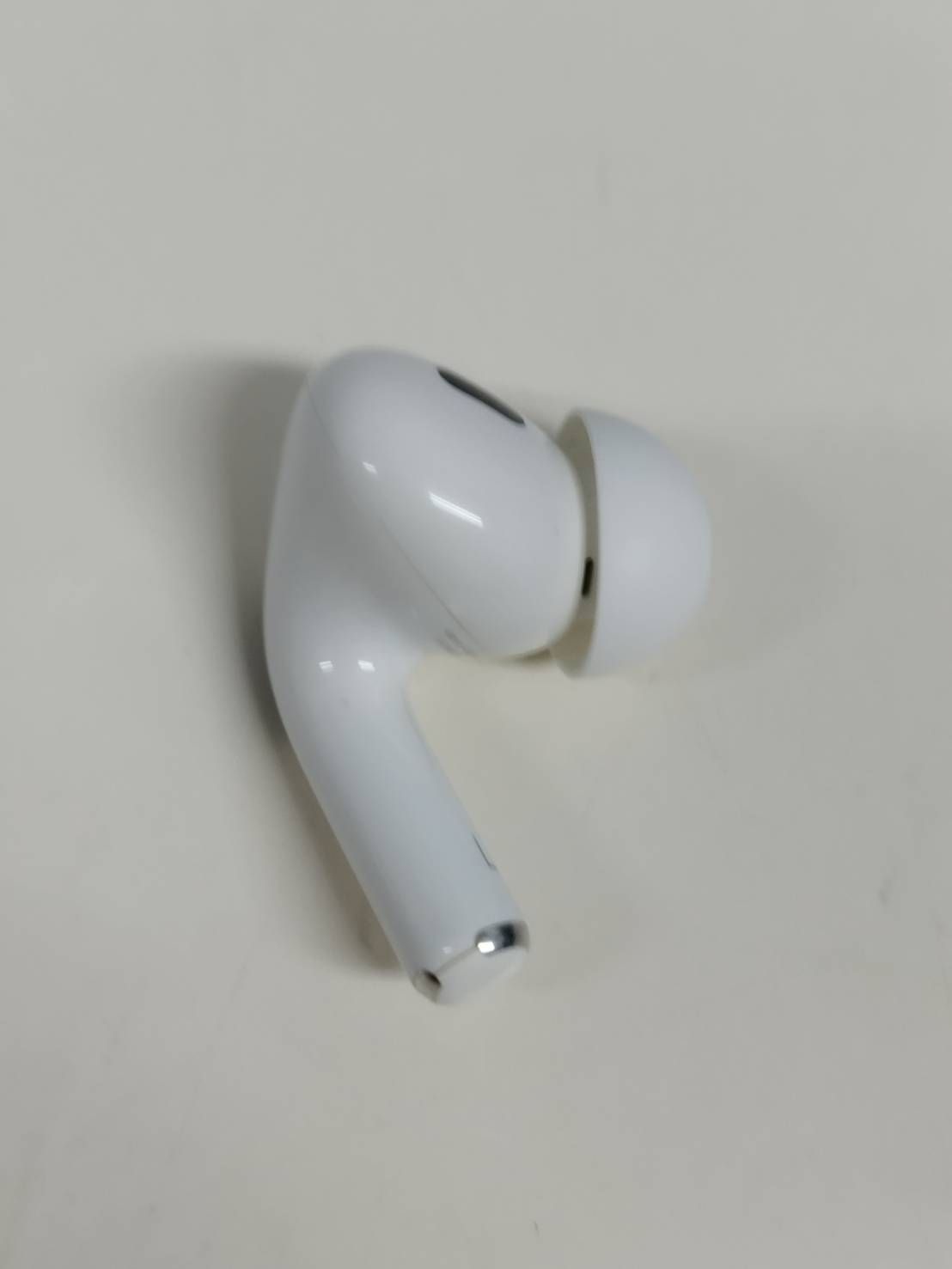 良品】Apple AirPods Pro 第2世代/A2699/ワイヤレスイヤホン/左耳のみ