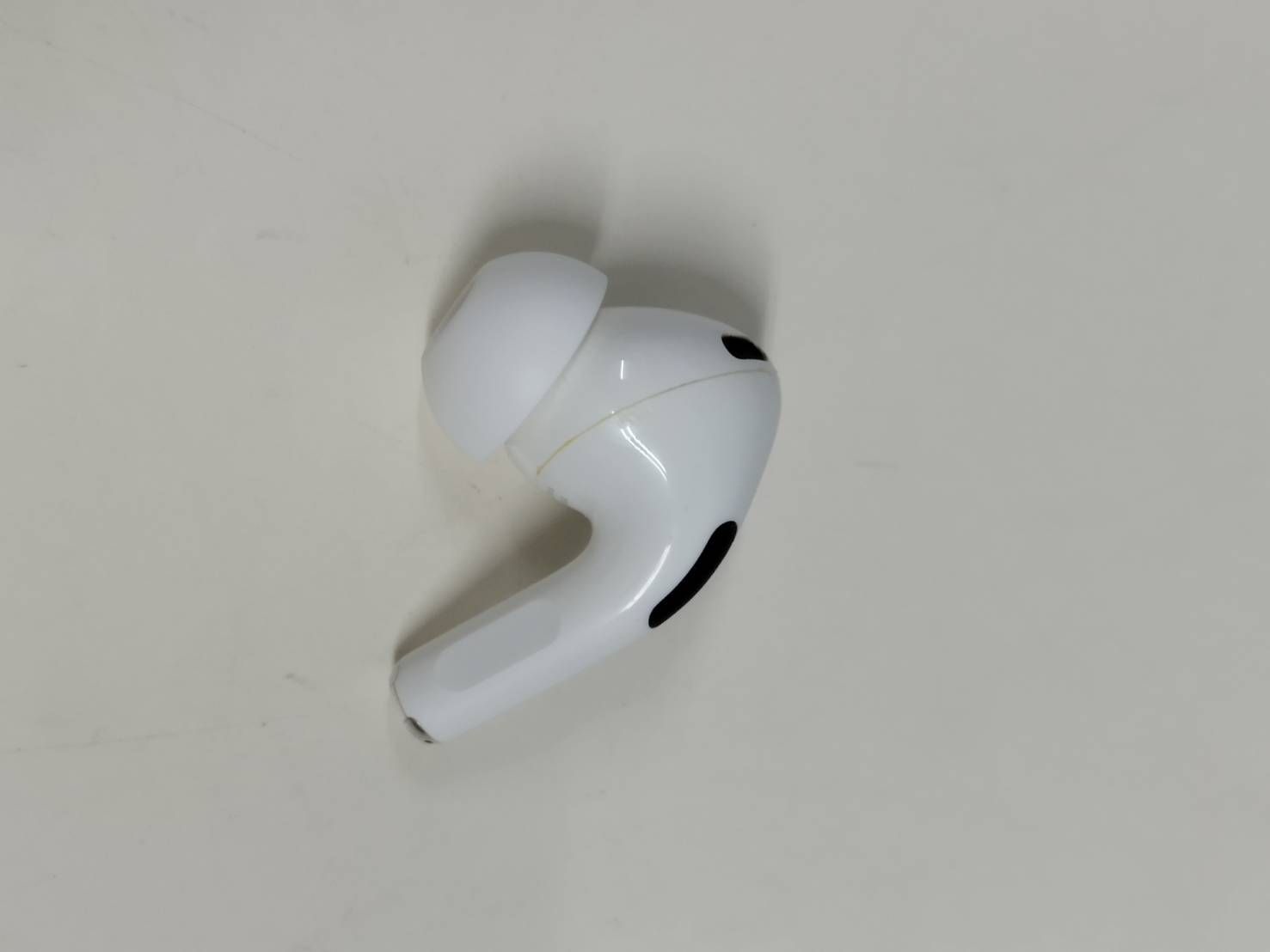 良品】Apple AirPods Pro 第2世代/A2699/ワイヤレスイヤホン/左耳のみ