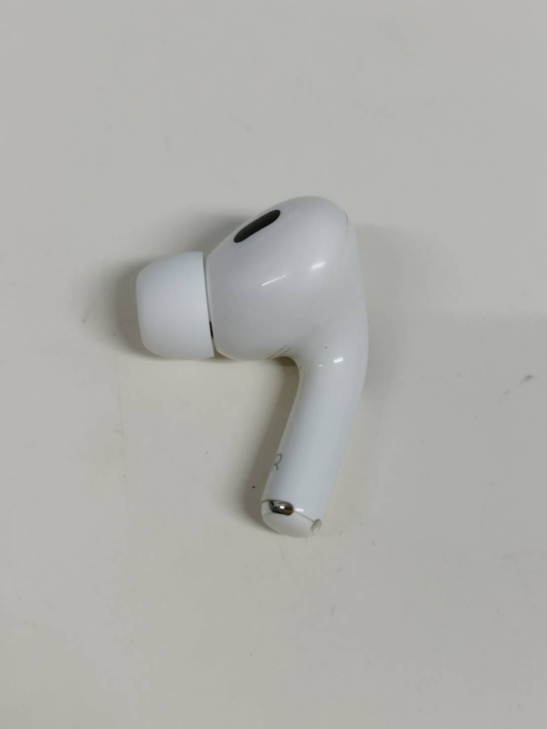 良品】Apple AirPods Pro 第2世代/A2698/ワイヤレスイヤホン/右耳のみ