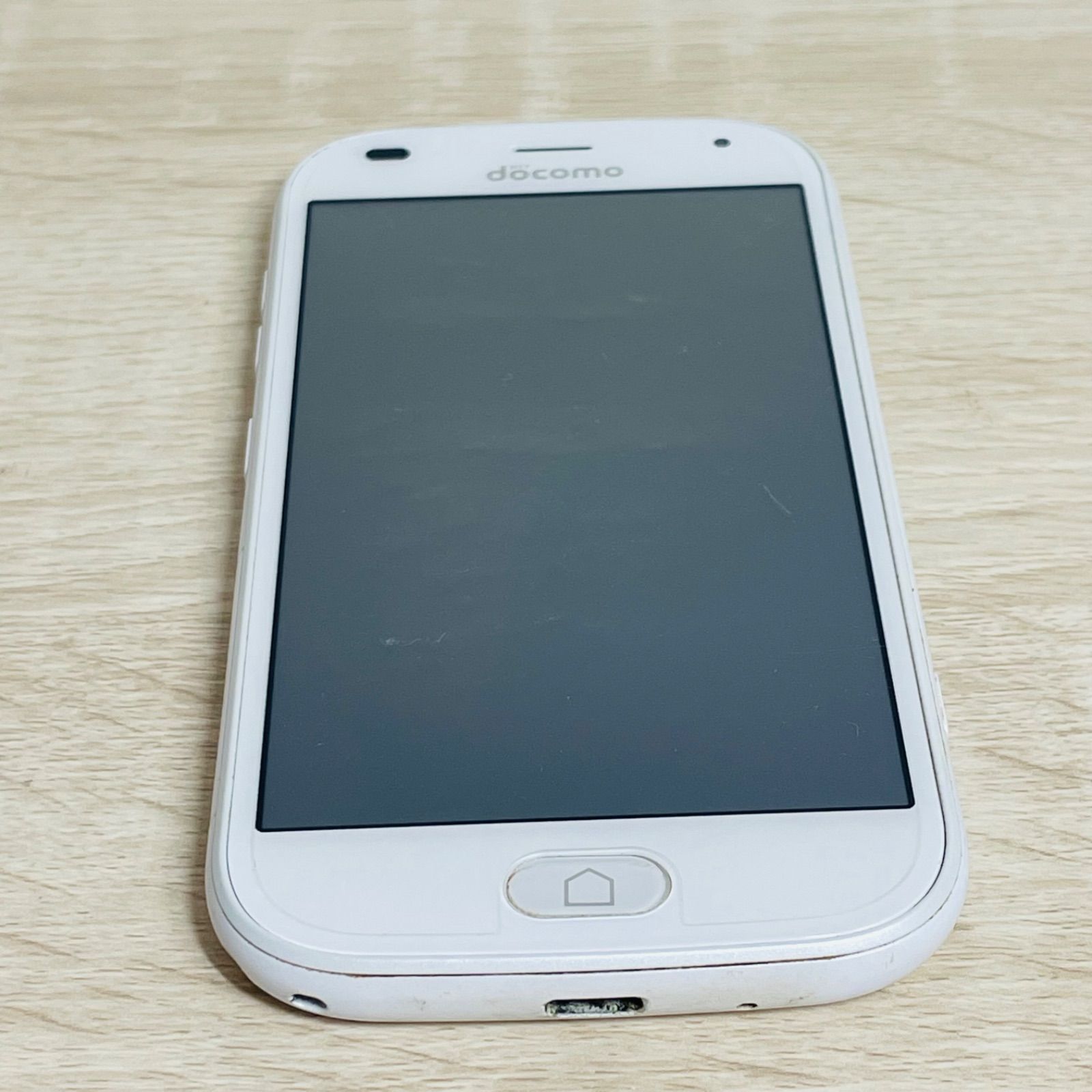 FUJITSU らくらくスマートフォン F-42A docomo ホワイト｜Android 10