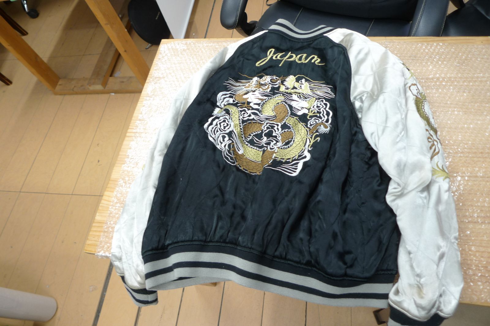 飛有棲屯 ヒューストン スカジャン レーヨン 刺繍 漢字タグ Lサイズ