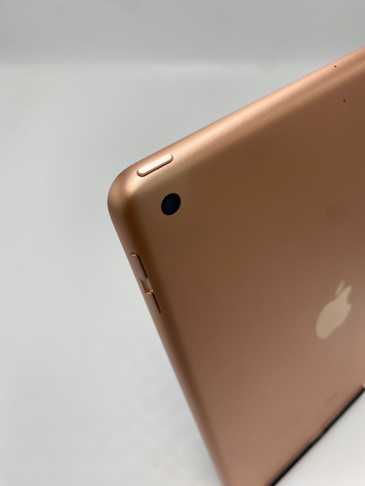 ジャンク品】:iPad6 Wi-Fiモデル 32GB ゴールド - メルカリ