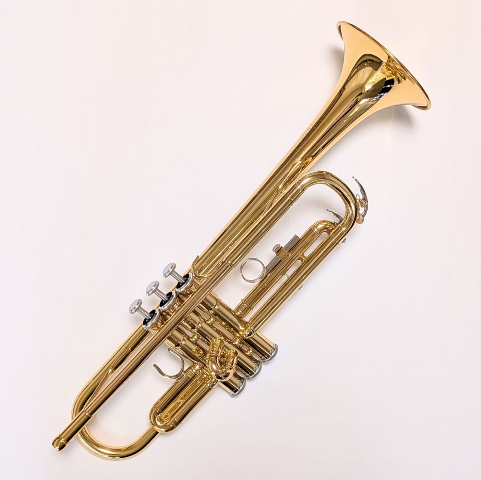 洗浄調整済み・日本製】ヤマハトランペット YTR-2330 ラッカー仕上げ