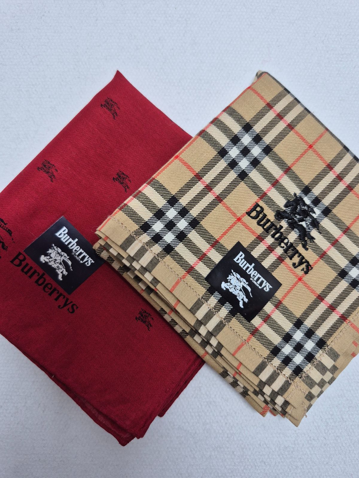 H*a様 Burberrys シルク&コットンハンカチ ーフ3枚セット シルク&コットンBurberrys ハンカチ ーフ3枚セット シルク&コットン