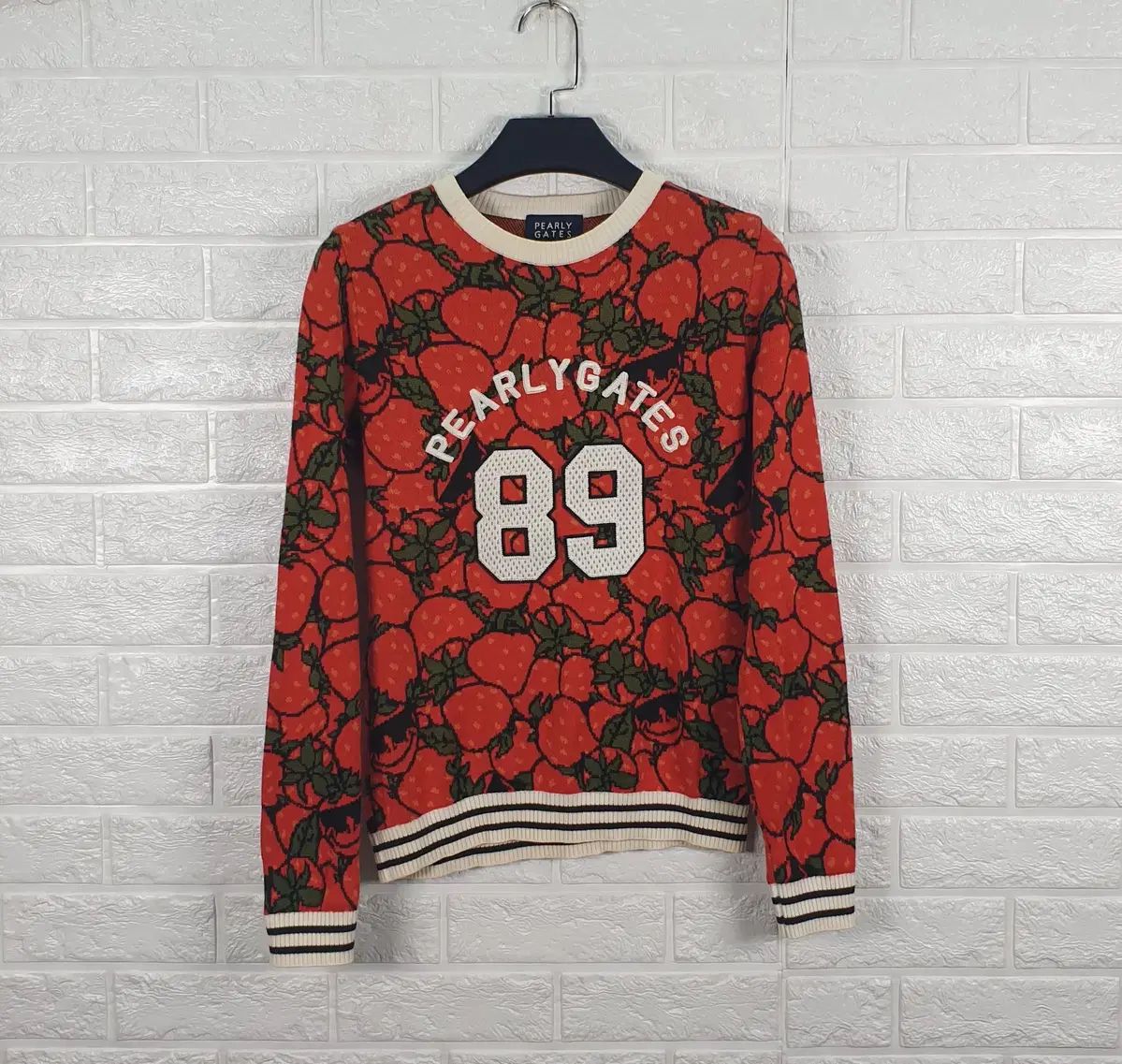 0 パーリーゲイツ イチゴ パータン ニット - メルカリ