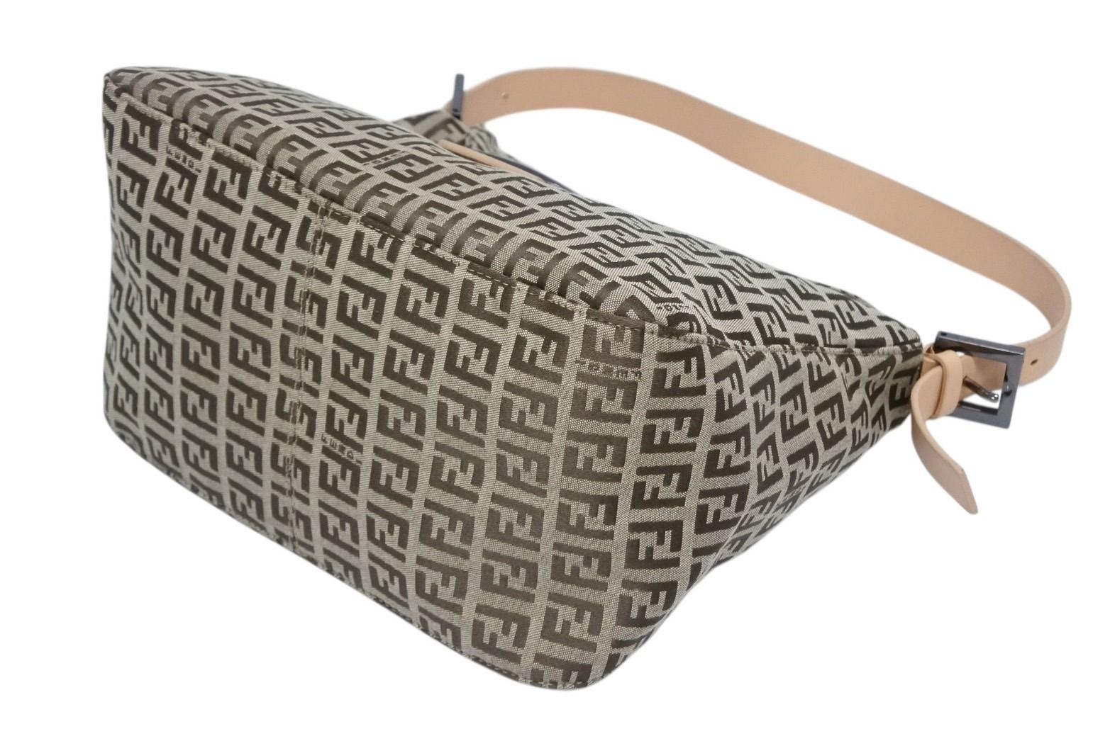 極美品 FENDI フェンディ ズッキーノ柄 マンマバケット ワンショルダーバッグ SBR004 ベージュ ブラウン シルバー金具 中古 4b011411 FENDI - 極美品 FENDI フェンディ ズッキーノ柄 マンマバケット ワン