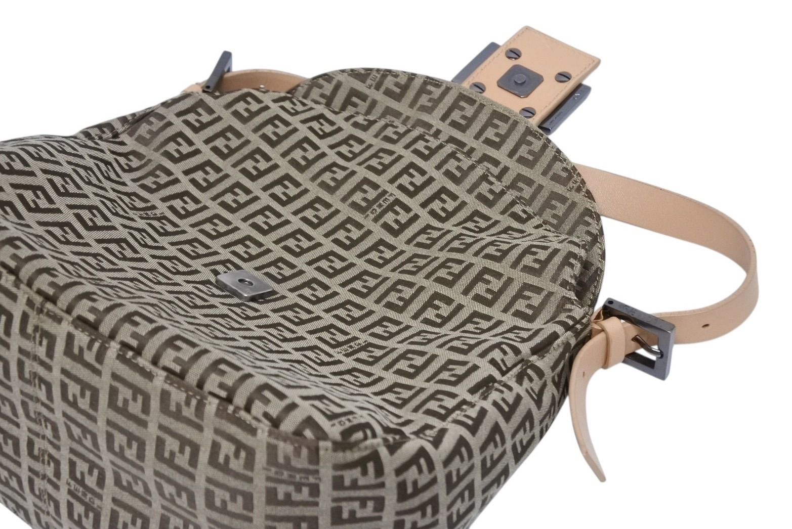 極美品 FENDI フェンディ ズッキーノ柄 マンマバケット ワンショルダー