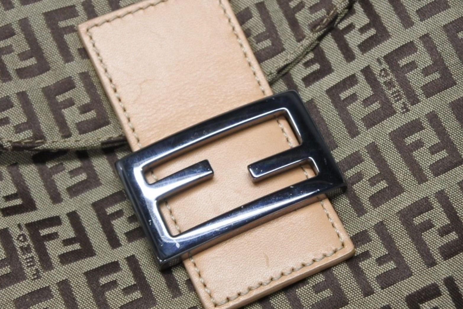 極美品 FENDI フェンディ ズッキーノ柄 マンマバケット ワンショルダーバッグ SBR004 ベージュ ブラウン シルバー金具 中古 4b011411 FENDI - 極美品 FENDI フェンディ ズッキーノ柄 マンマバケット ワン