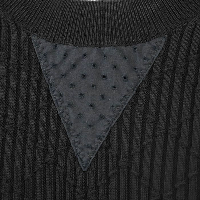 【新品同様】CHANEL シャネル ニット マトラッセ P45606 2013年製 COCOマーク ロゴ エンブロイダリー 刺繍 ハイゲージ リブ ダイヤモンドステッチ ハーフスリーブ チュニック丈 コットン / ラミー100% レディース サイズ 42 ブラック 黒 イタリア製 新品同様】CHANEL シャネル ニット マトラッセ P45606 2013年製 COCO